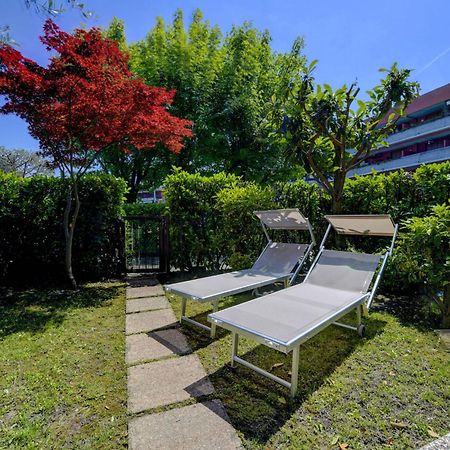 Desenzanoloft Official Partner Marriott Homes & Villas - Dolce Vita With Garden And Pools Desenzano del Garda Exterior photo