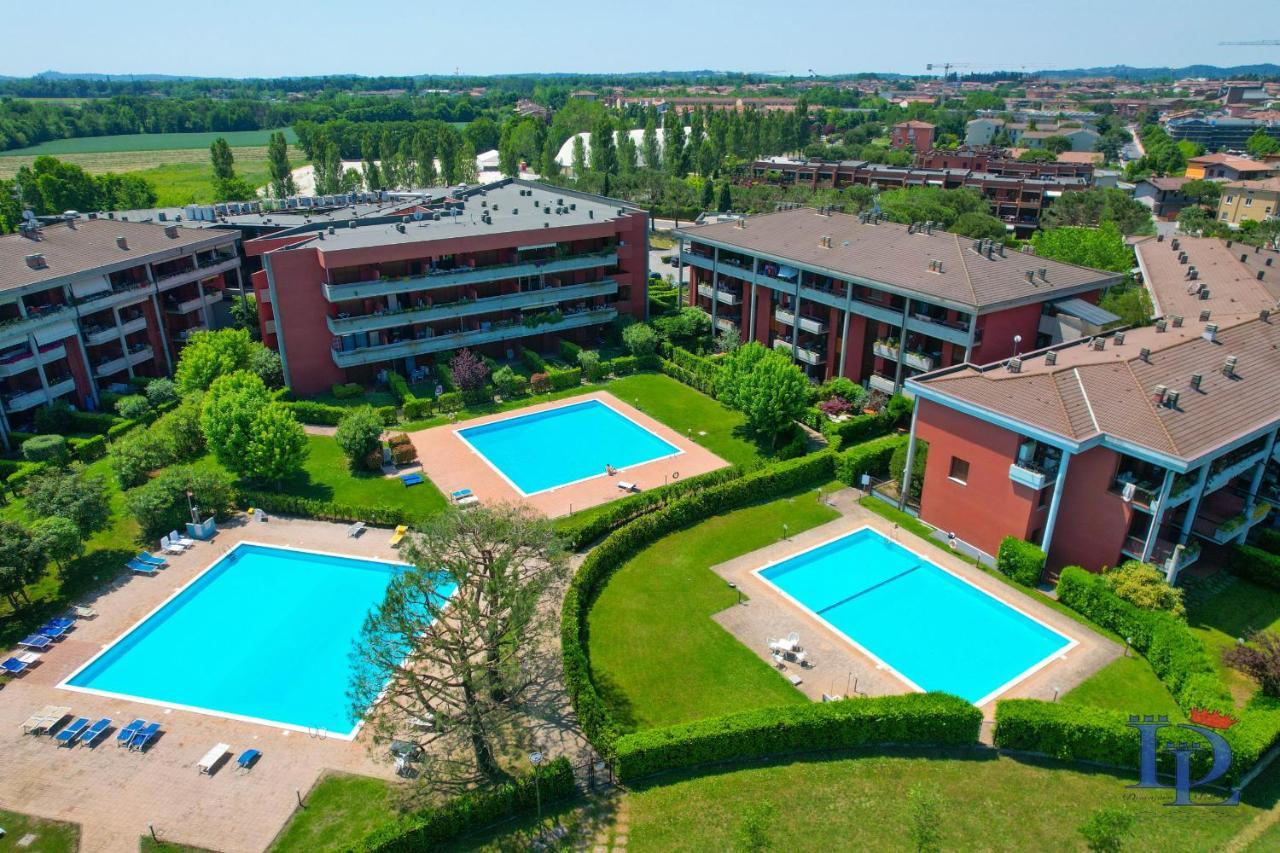 Desenzanoloft Official Partner Marriott Homes & Villas - Dolce Vita With Garden And Pools Desenzano del Garda Exterior photo