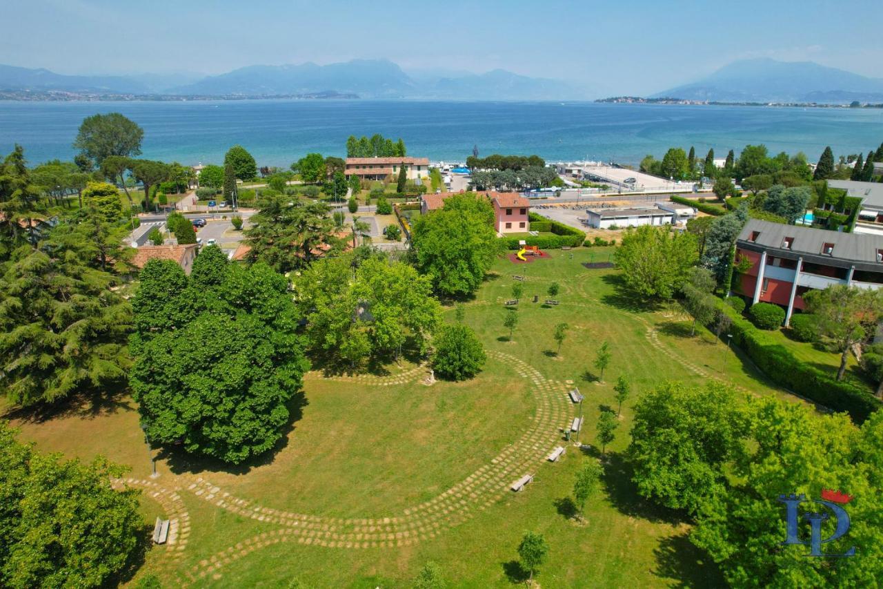 Desenzanoloft Official Partner Marriott Homes & Villas - Dolce Vita With Garden And Pools Desenzano del Garda Exterior photo