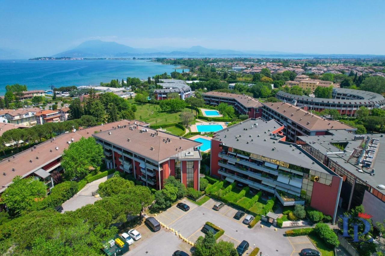 Desenzanoloft Official Partner Marriott Homes & Villas - Dolce Vita With Garden And Pools Desenzano del Garda Exterior photo